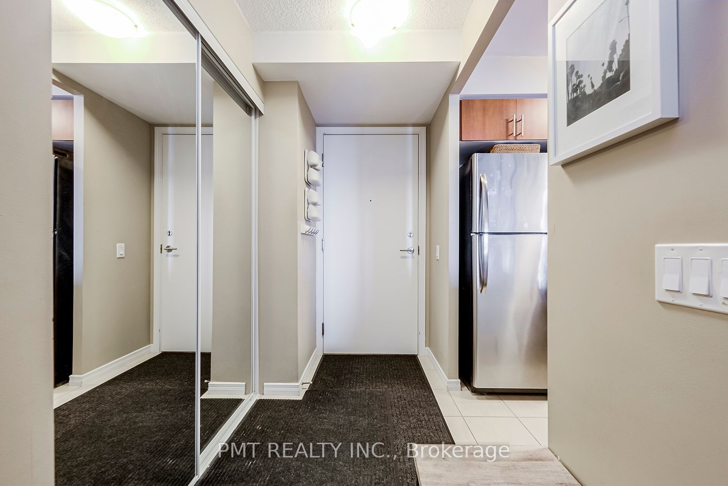 60 Heintzman St, unit 1040 for rent - image #4