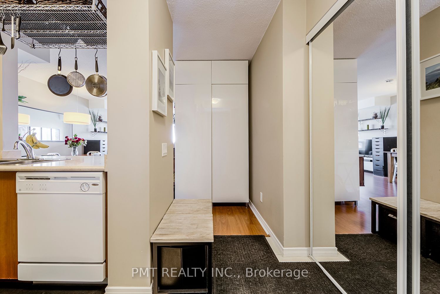 60 Heintzman St, unit 1040 for rent - image #6