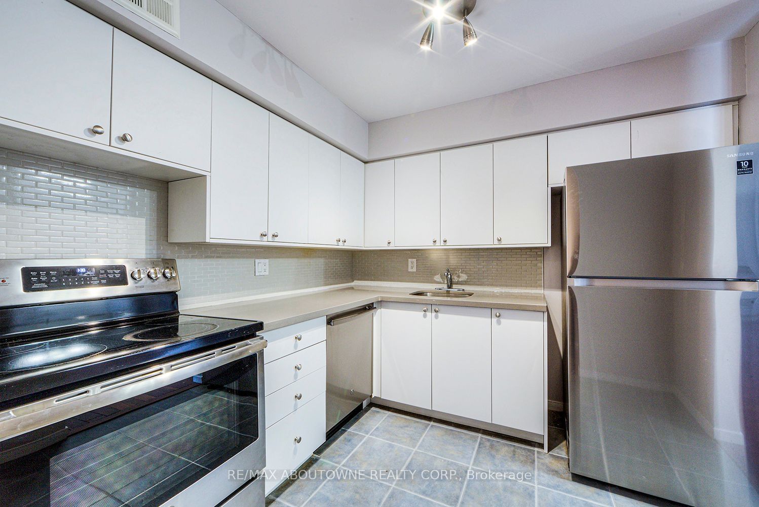 1496 Pilgrims Way, unit 124 for sale - image #12