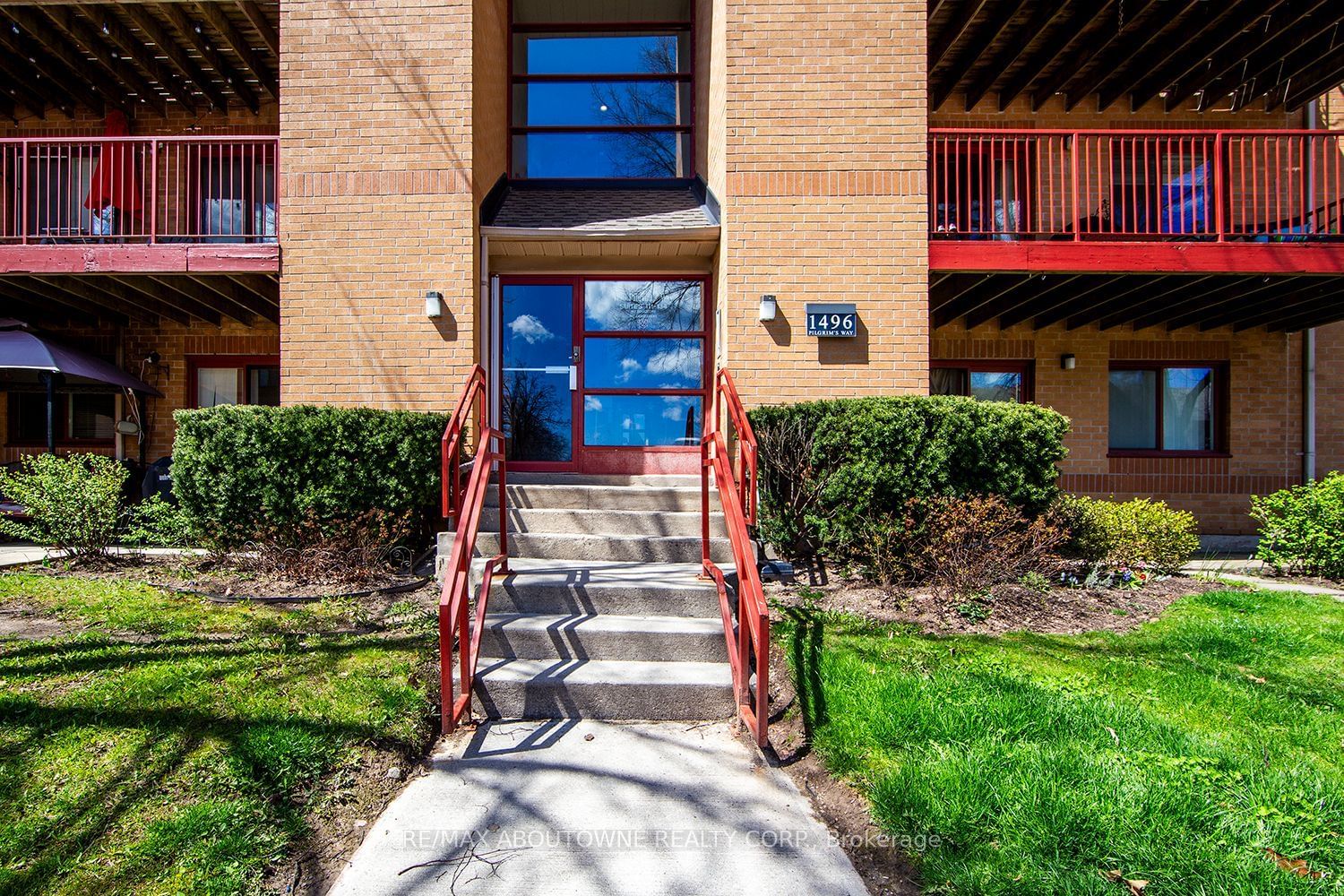 1496 Pilgrims Way, unit 124 for sale - image #2