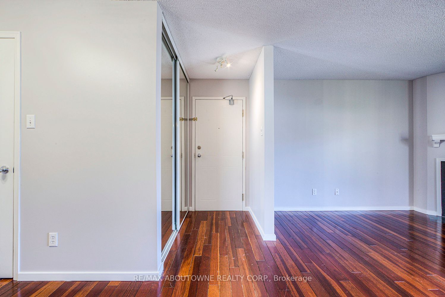 1496 Pilgrims Way, unit 124 for sale - image #5