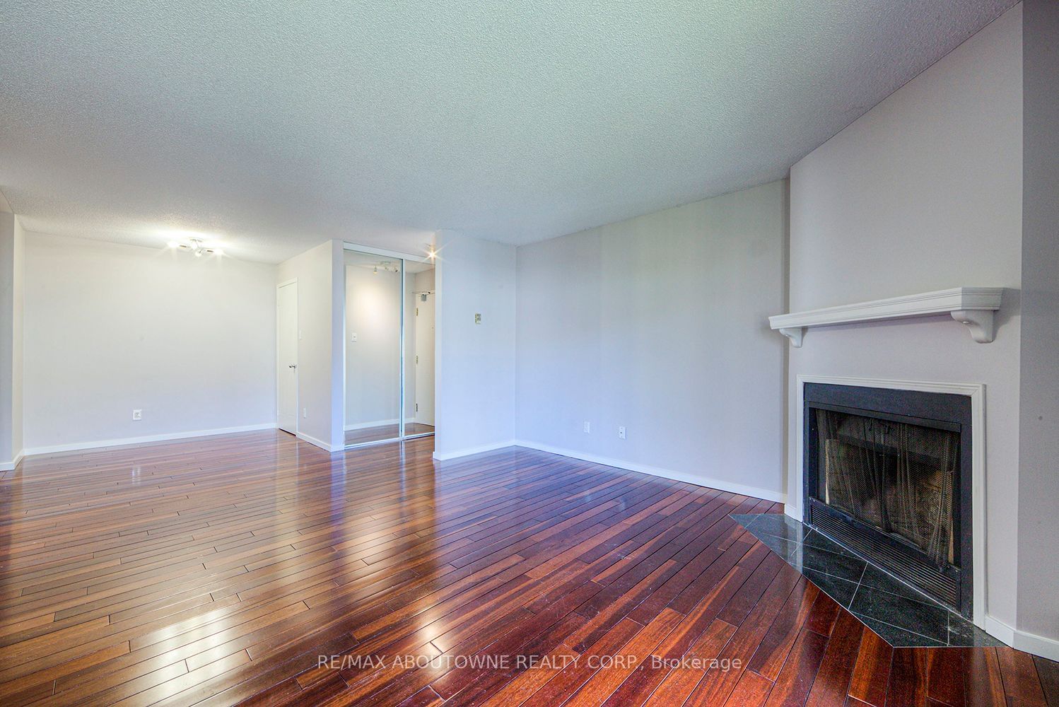 1496 Pilgrims Way, unit 124 for sale - image #8