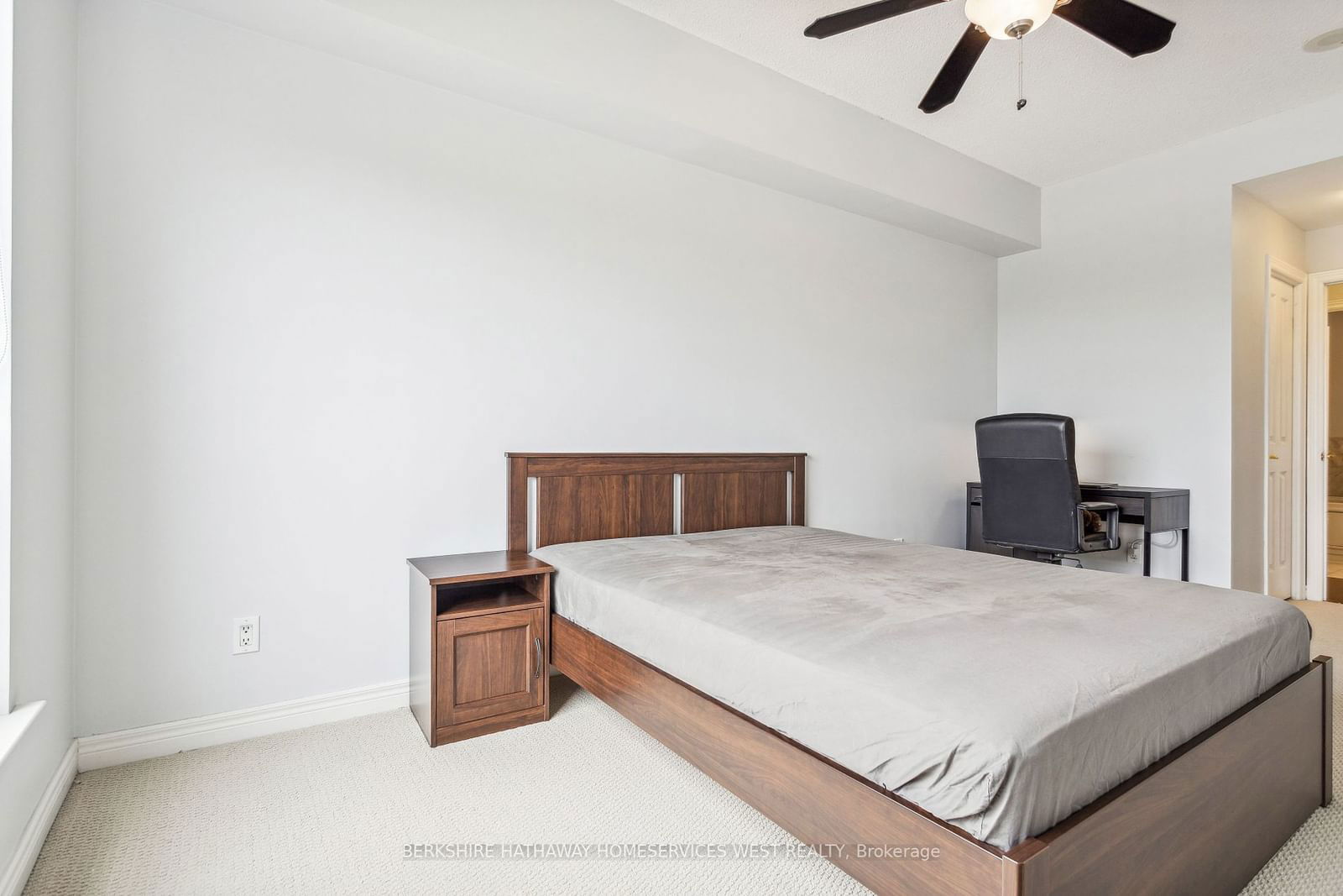 40 Old Mill Rd, unit PH2 for sale - image #20