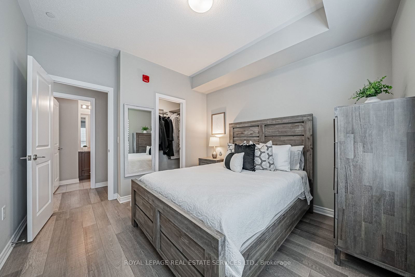 216 Oak Park Blvd, unit 228 for sale - image #20