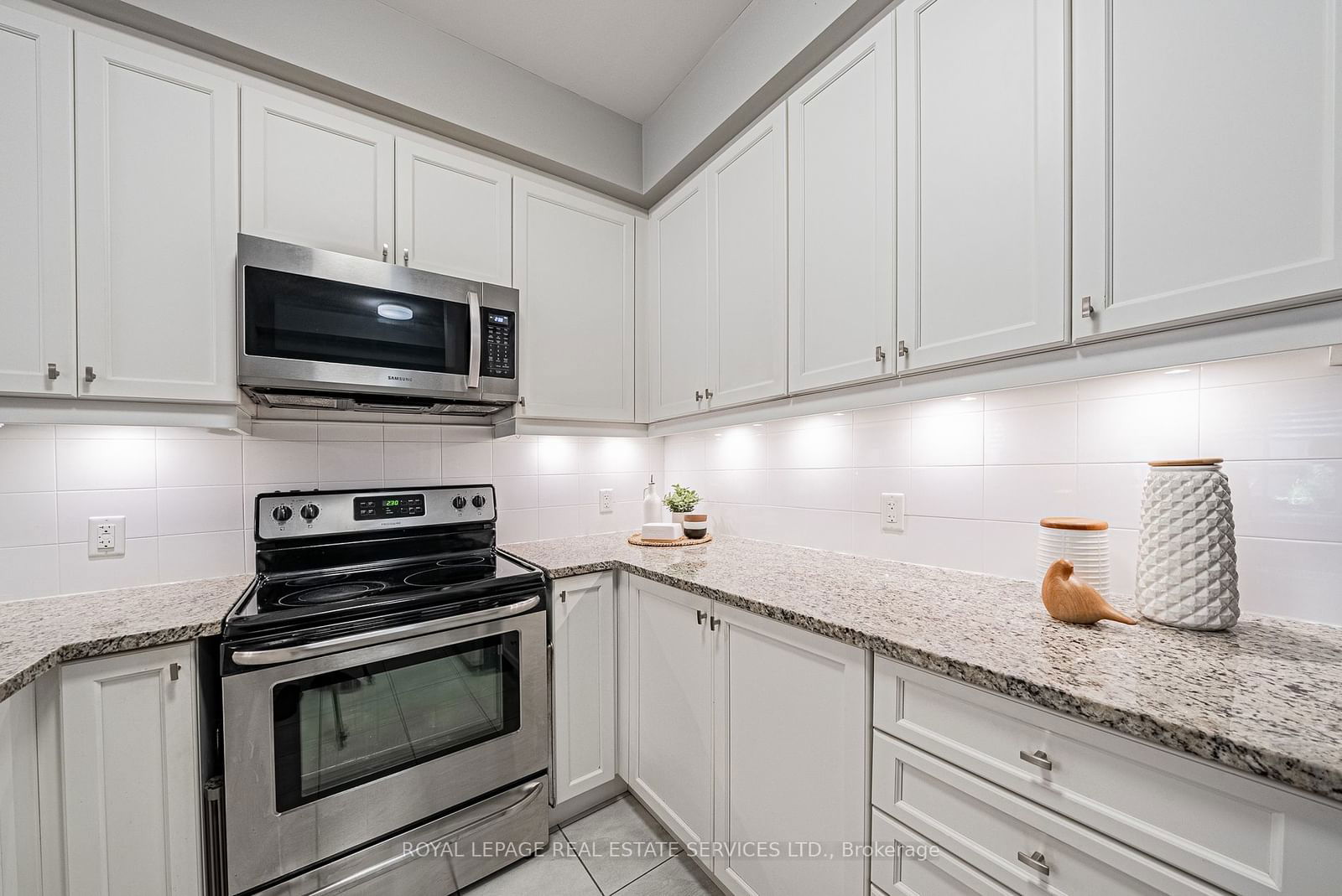 216 Oak Park Blvd, unit 228 for sale - image #8