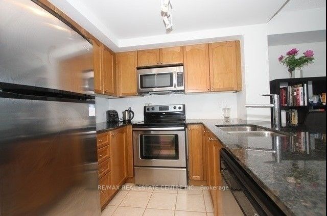 9 George St N, unit 907 for rent - image #3