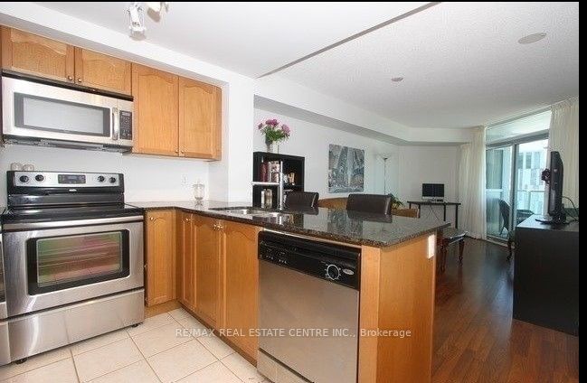 9 George St N, unit 907 for rent