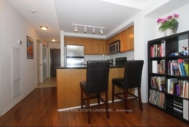 9 George St N, unit 907 for rent - image #5