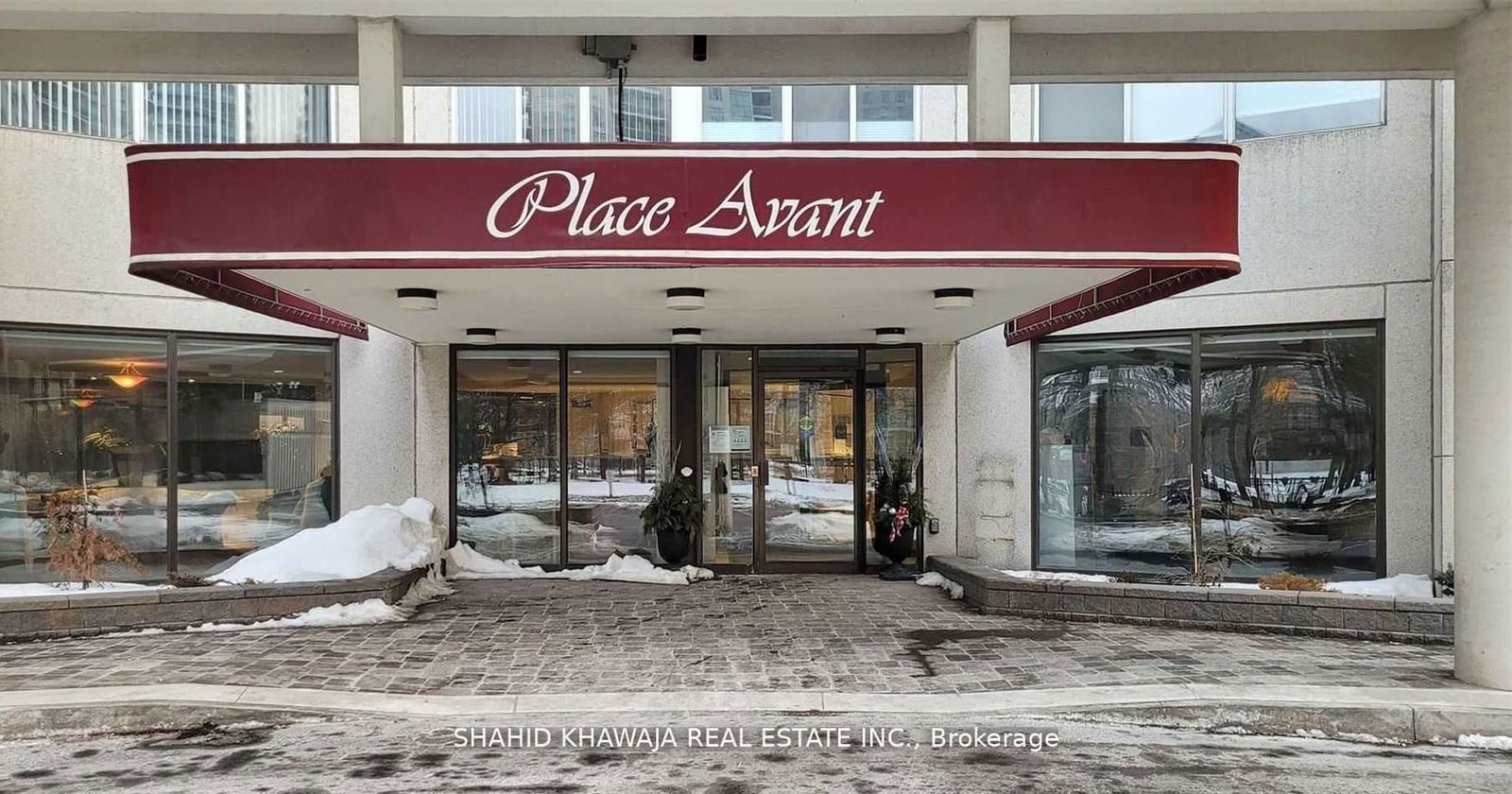 3700 Kaneff Cres, unit 1010 for sale - image #1