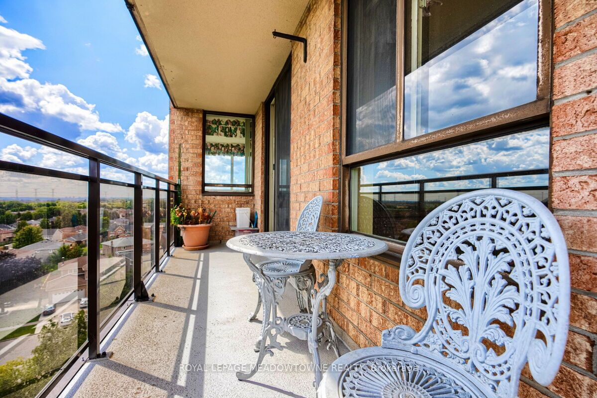 20 Cherrytree Dr, unit 803 for sale - image #3