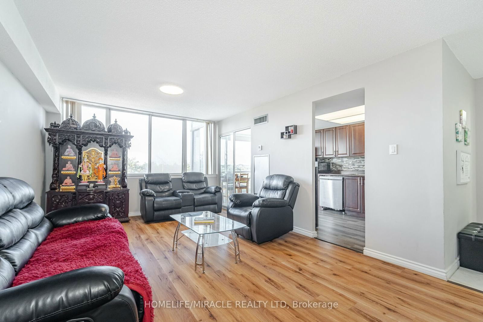 10 Markbrook Lane, unit 403 for sale