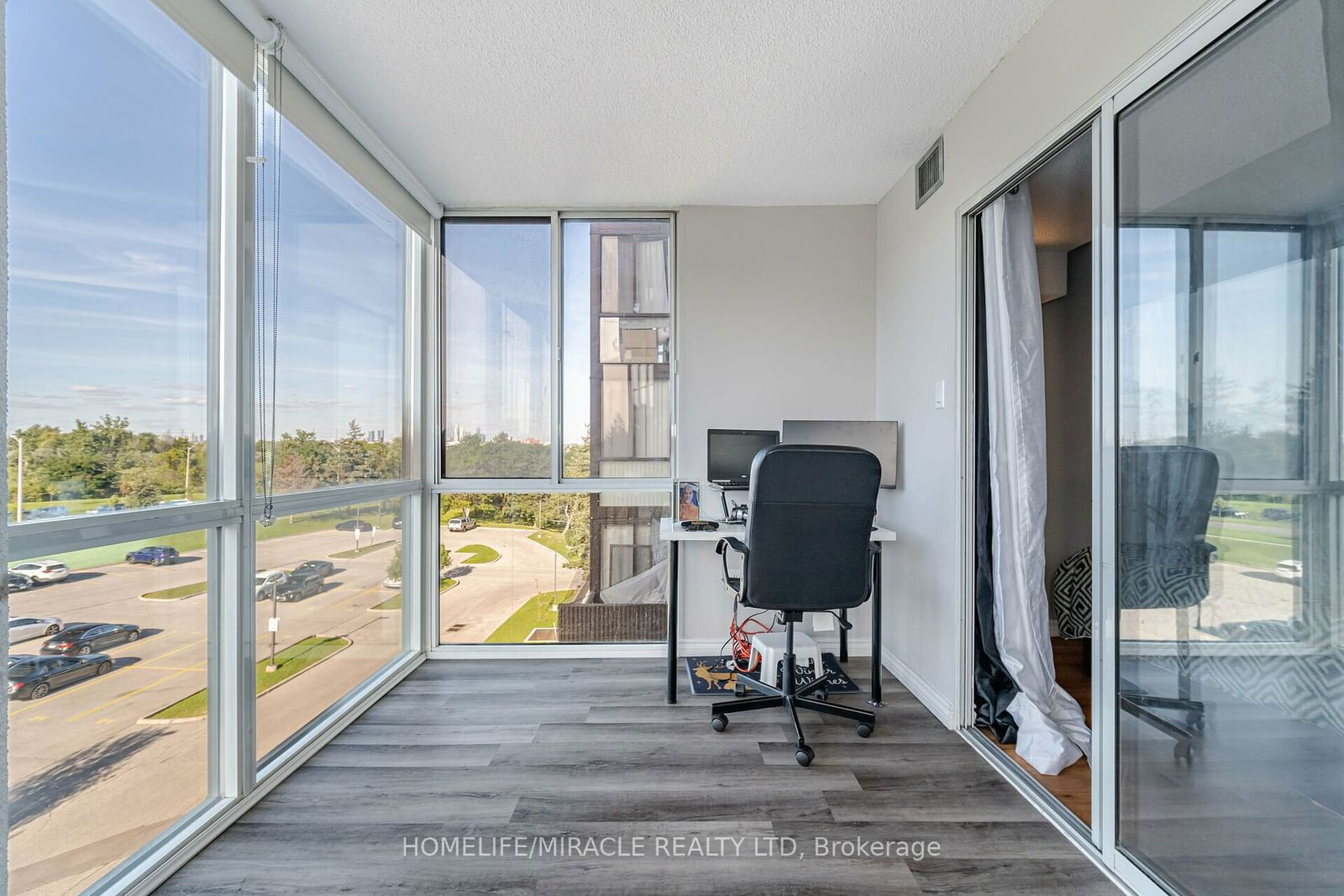 10 Markbrook Lane, unit 403 for sale - image #19