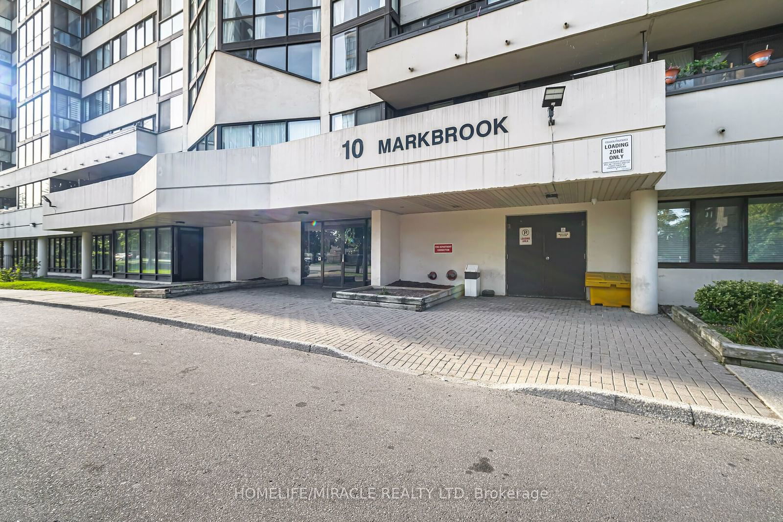 10 Markbrook Lane, unit 403 for sale