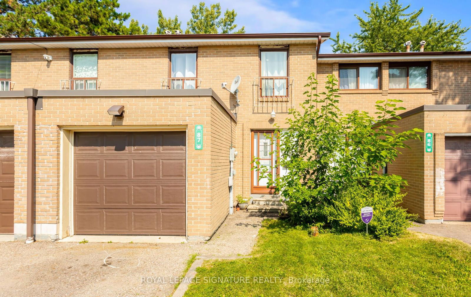 87 Fleetwood Cres for sale  - image #2