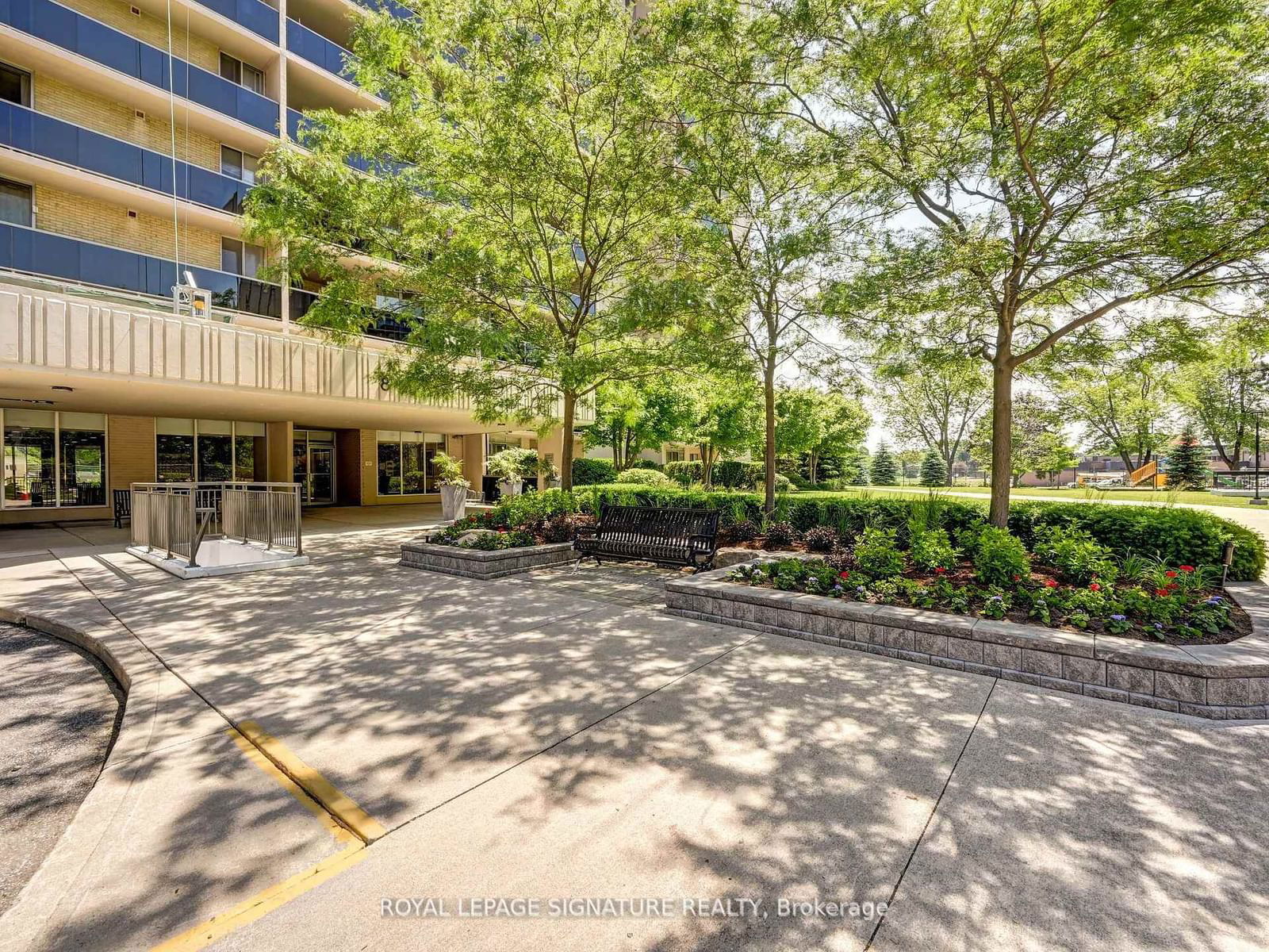 812 Burnhamthorpe Rd, unit 607 for sale - image #3