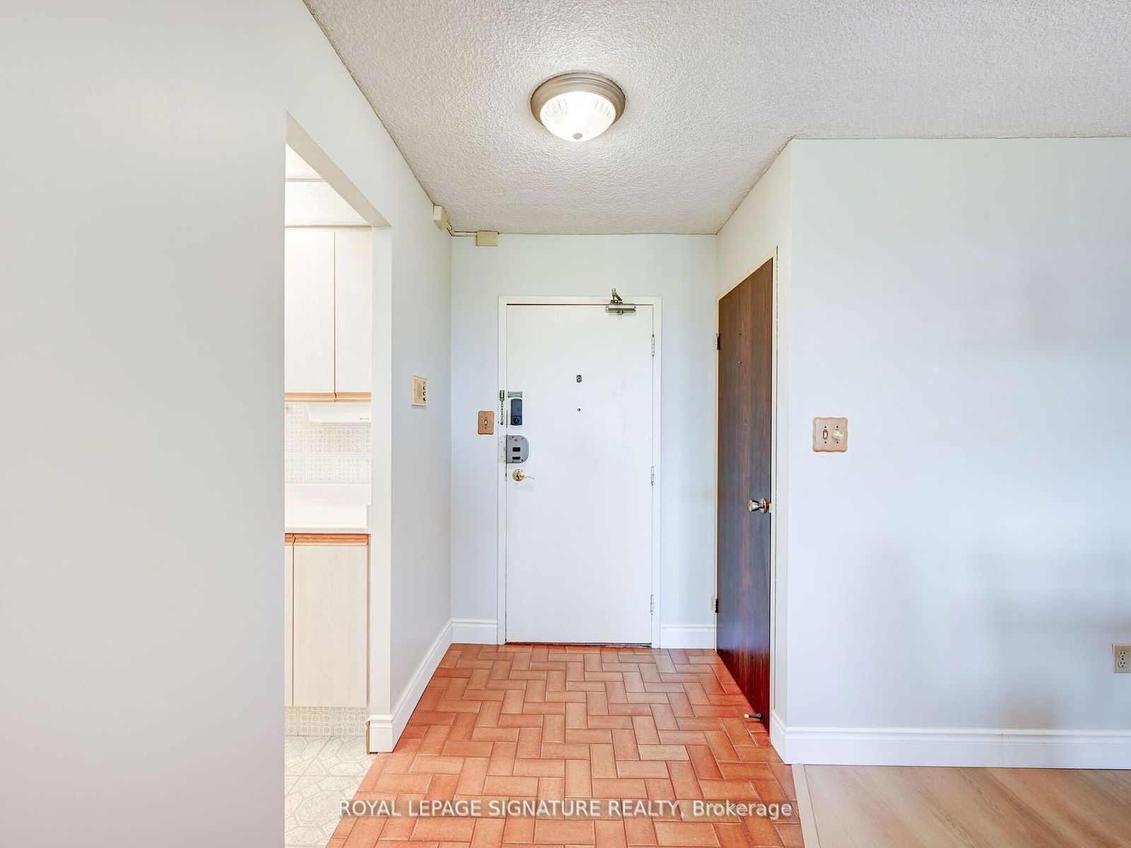 812 Burnhamthorpe Rd, unit 607 for sale - image #8