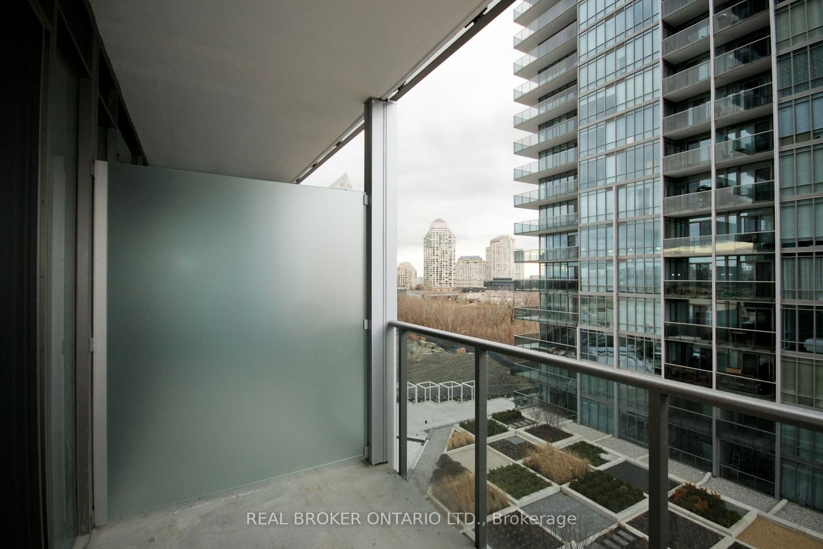 90 Park Lawn Rd, unit 702 for rent - image #17