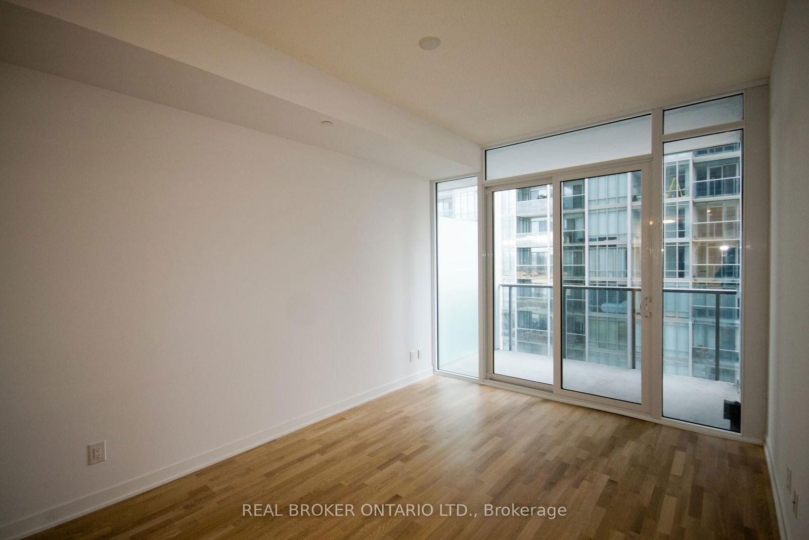 90 Park Lawn Rd, unit 702 for rent - image #8