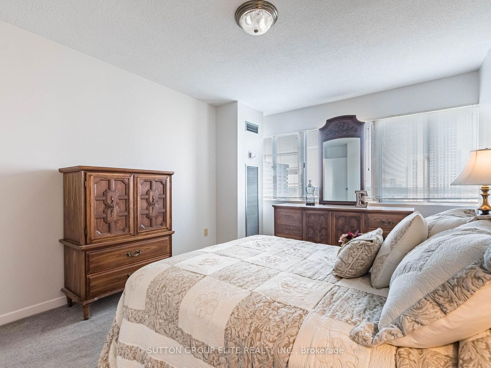 1580 MISSISSAUGA VALLEY Blvd, unit 1703 for sale