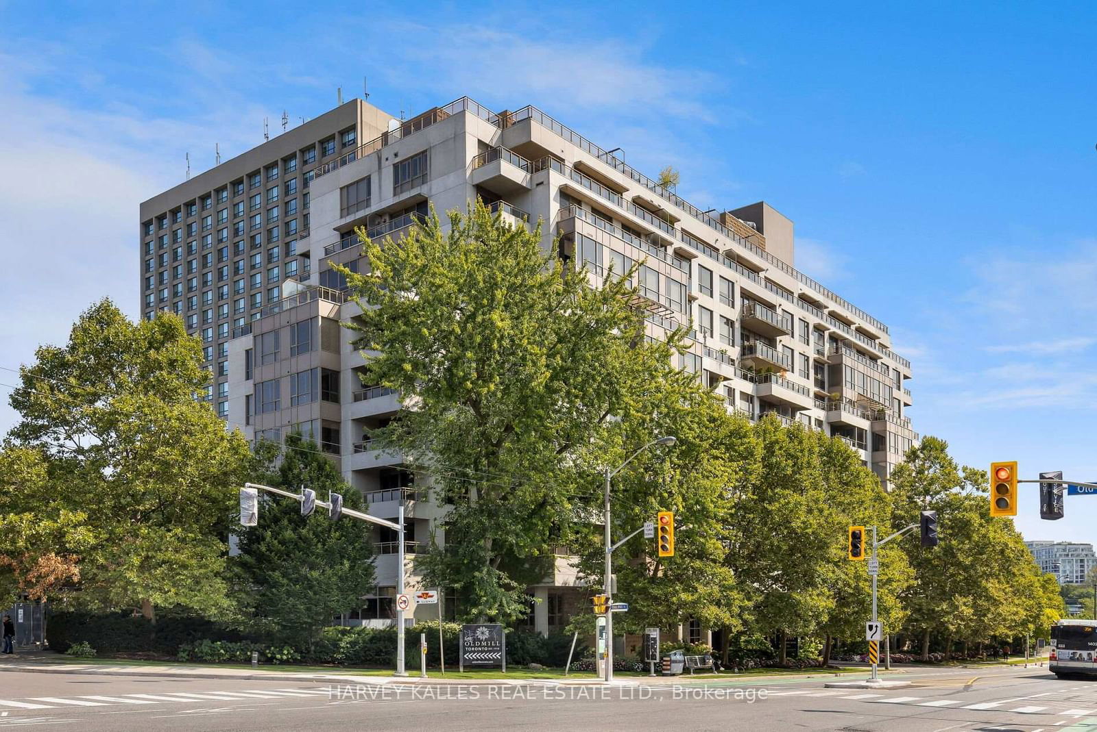 2662 Bloor St W, unit 908 for sale - image #1