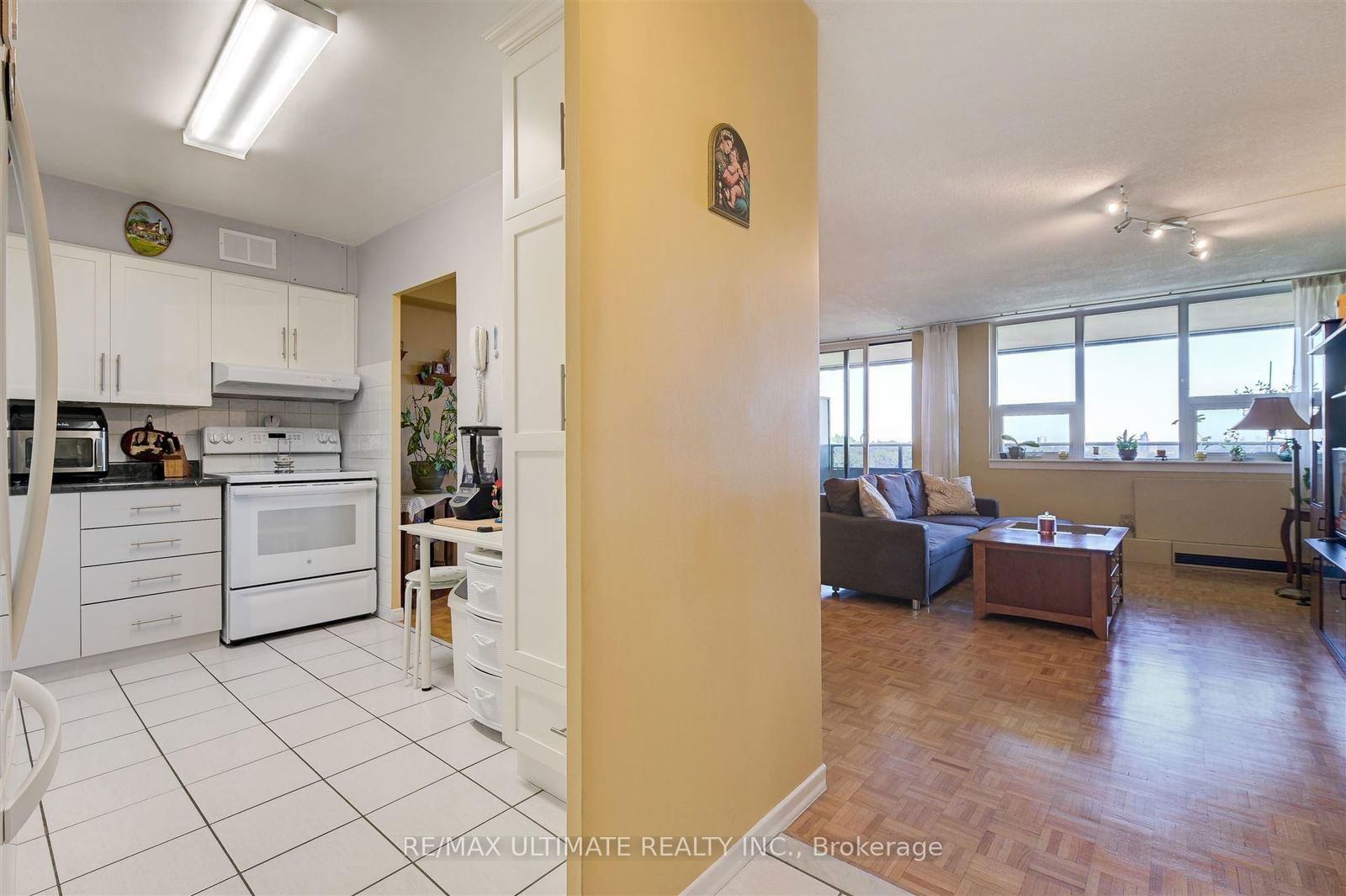 15 La Rose Ave, unit 1614 for sale - image #3