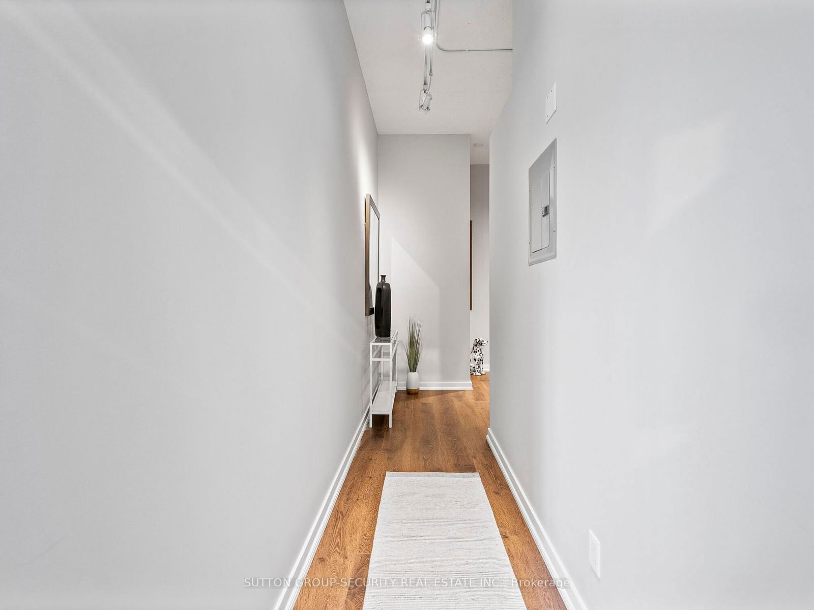 2 Fieldway Rd, unit 606 for sale - image #5