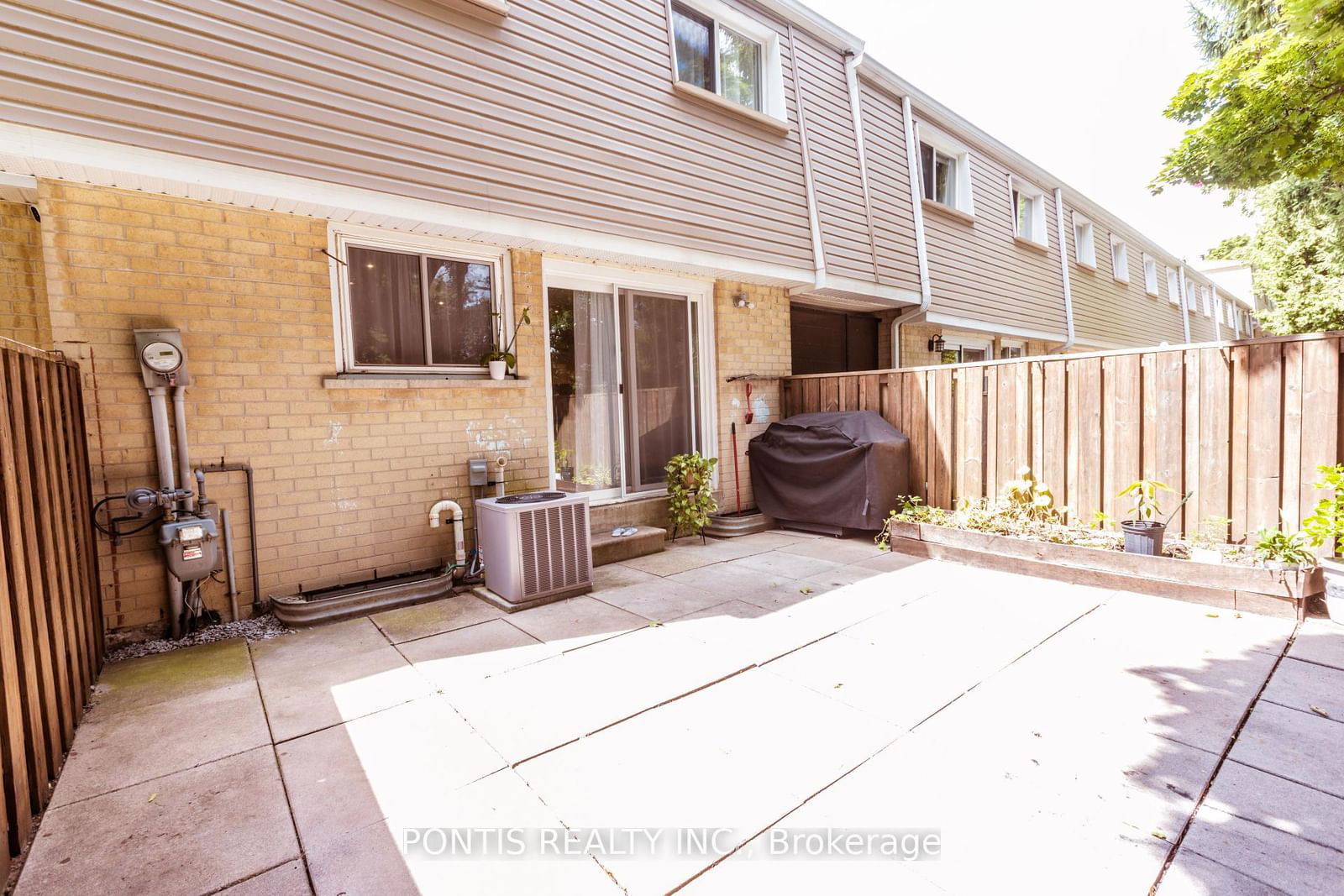 400 Mississauga Valley Townhomes, Mississauga, Toronto