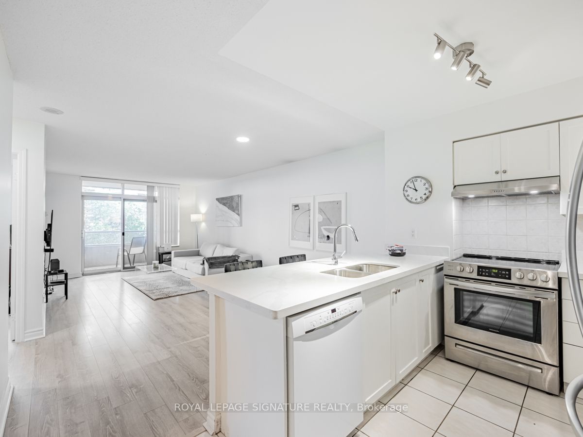 35 Kingsbridge Garden Circ, unit 413 for sale