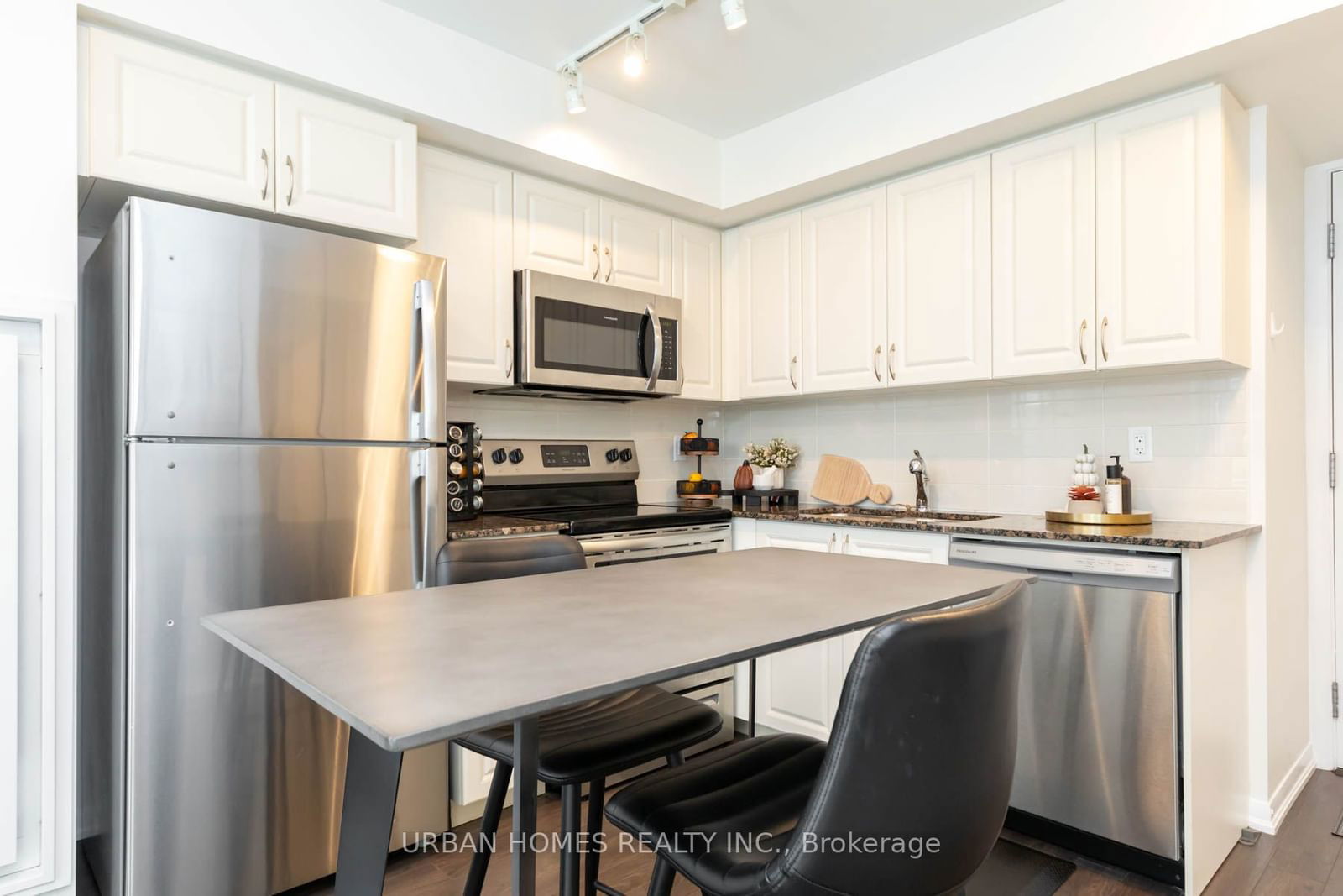 3091 Dufferin St, unit 734 for sale