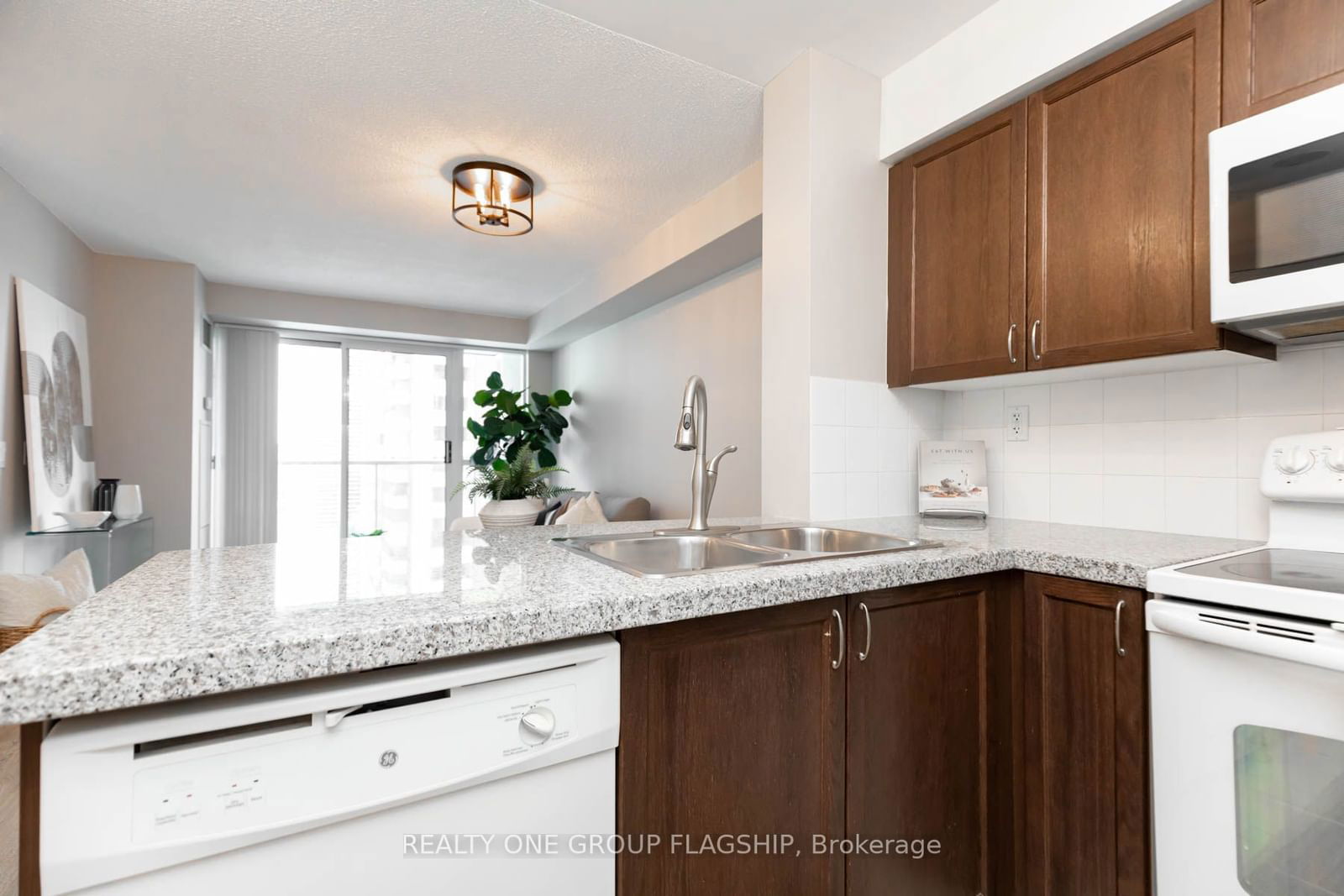 5 Michael Power Pl, unit 1001 for sale - image #11