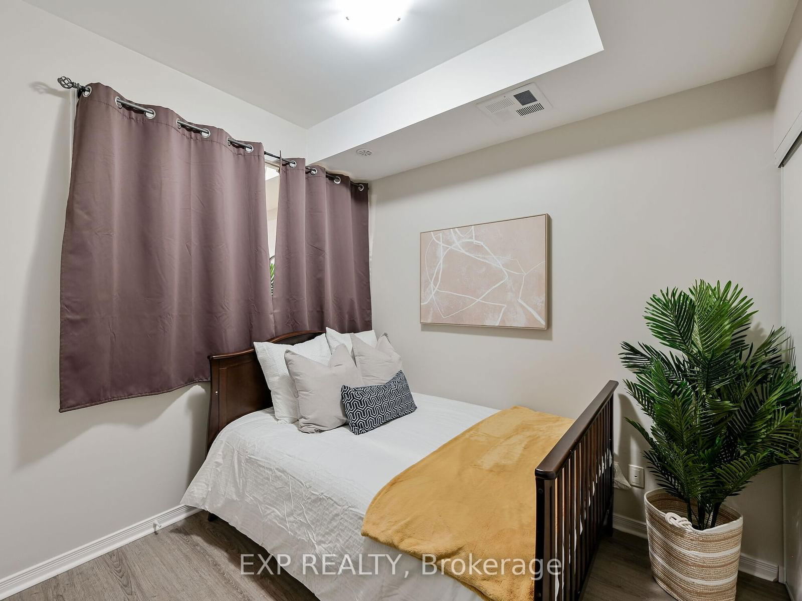 68 Winston Park Blvd S, unit 8 for sale - image #20