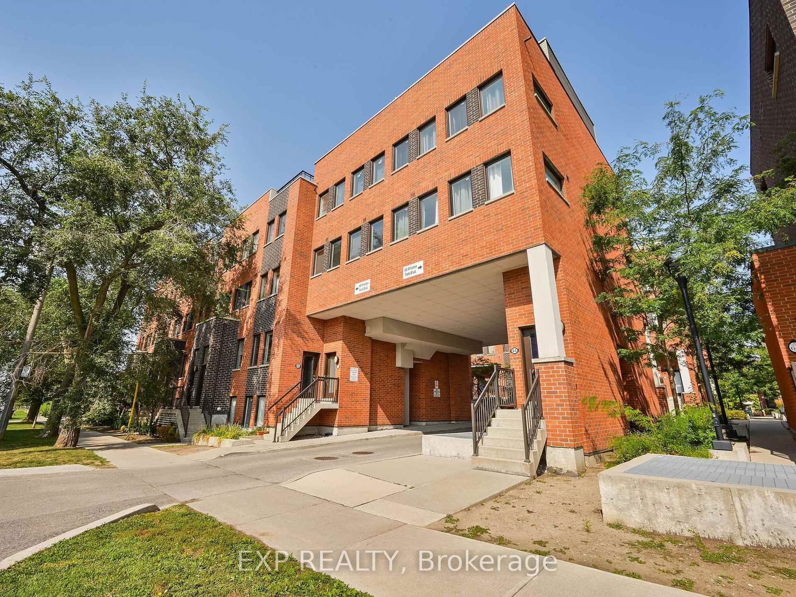 Winston Park Townhomes I, North York, Toronto