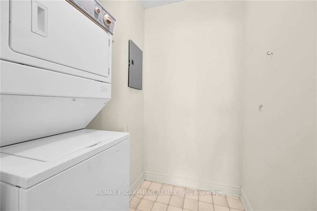 1237 North Shore Blvd E, unit 201 for sale - image #20