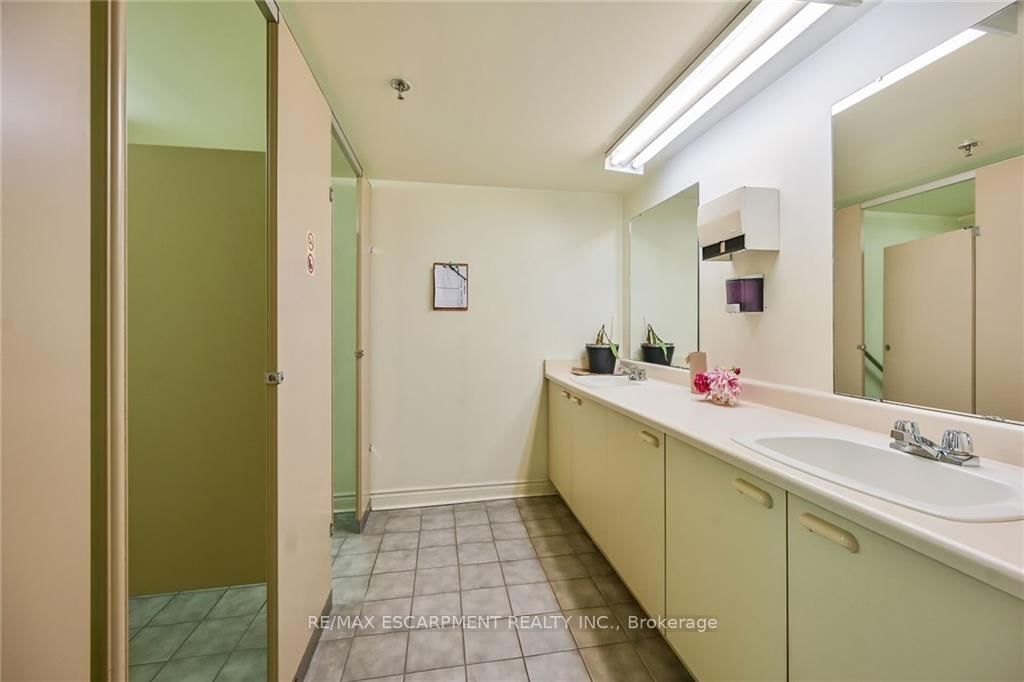 1237 North Shore Blvd E, unit 201 for sale - image #24