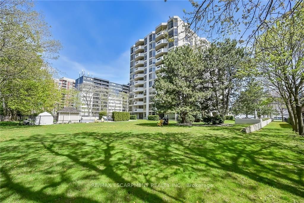 1237 North Shore Blvd E, unit 201 for sale