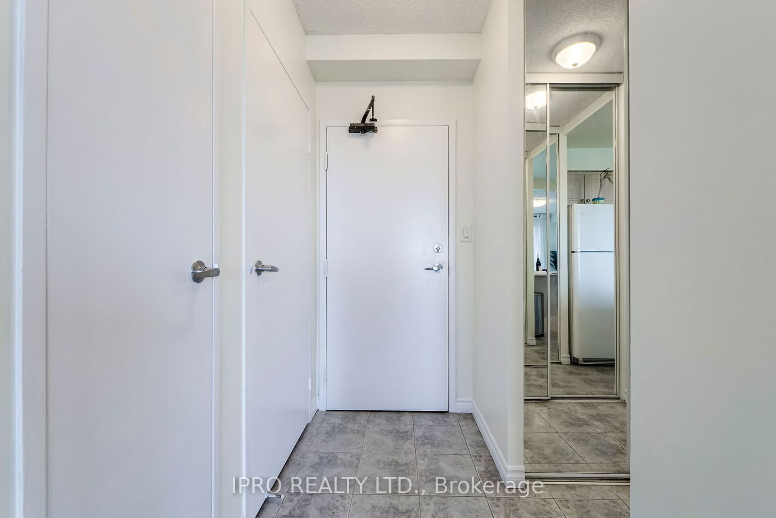 1000 Cedarglen Gate, unit 611 for sale - image #2