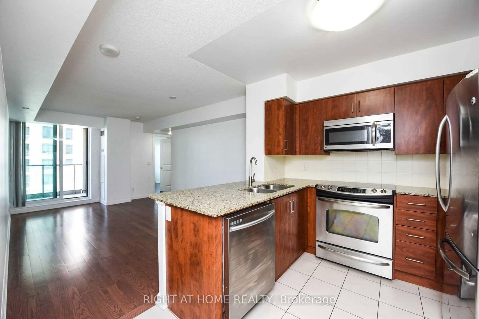 215 Sherway Gardens Rd, unit 1006 for rent - image #3