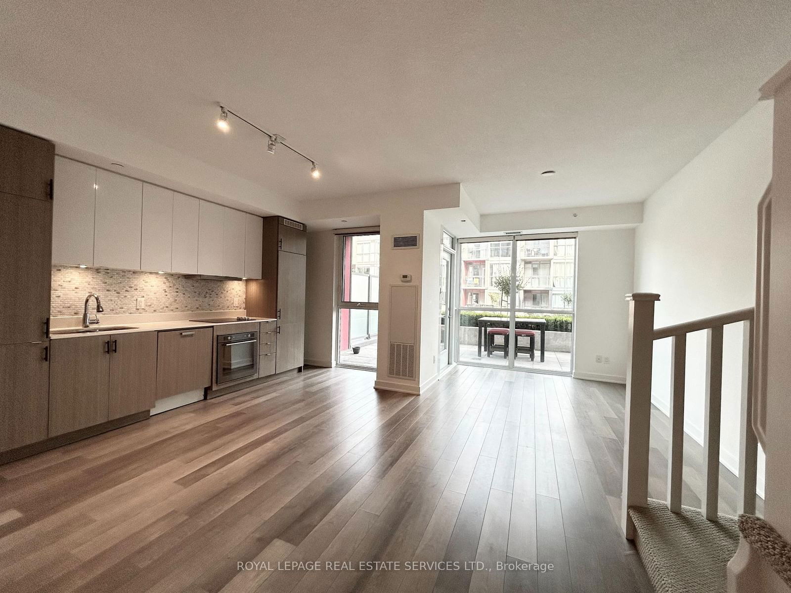 5230 Dundas St, unit A201 for rent - image #3