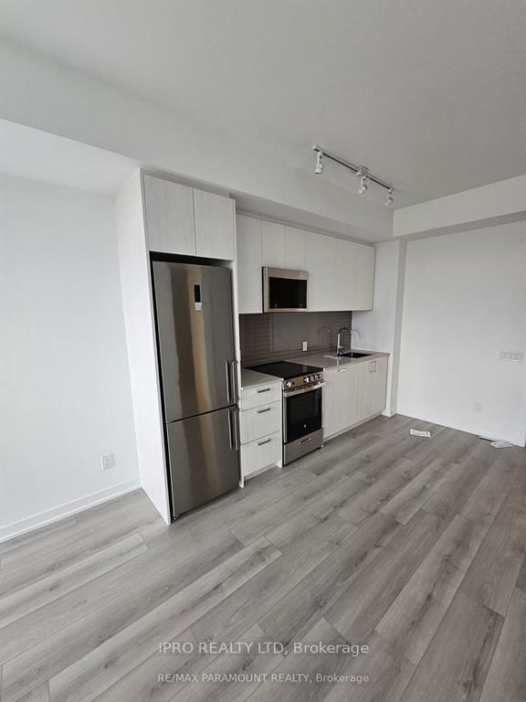 1787 St Clair Ave W, unit 717 for rent