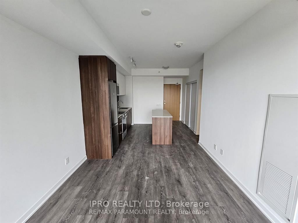 1787 St Clair Ave W, unit 717 for rent - image #4