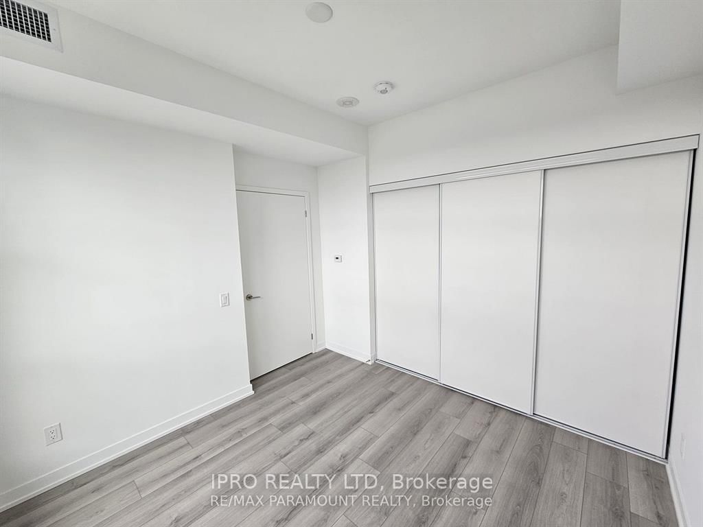 1787 St Clair Ave W, unit 717 for rent - image #8