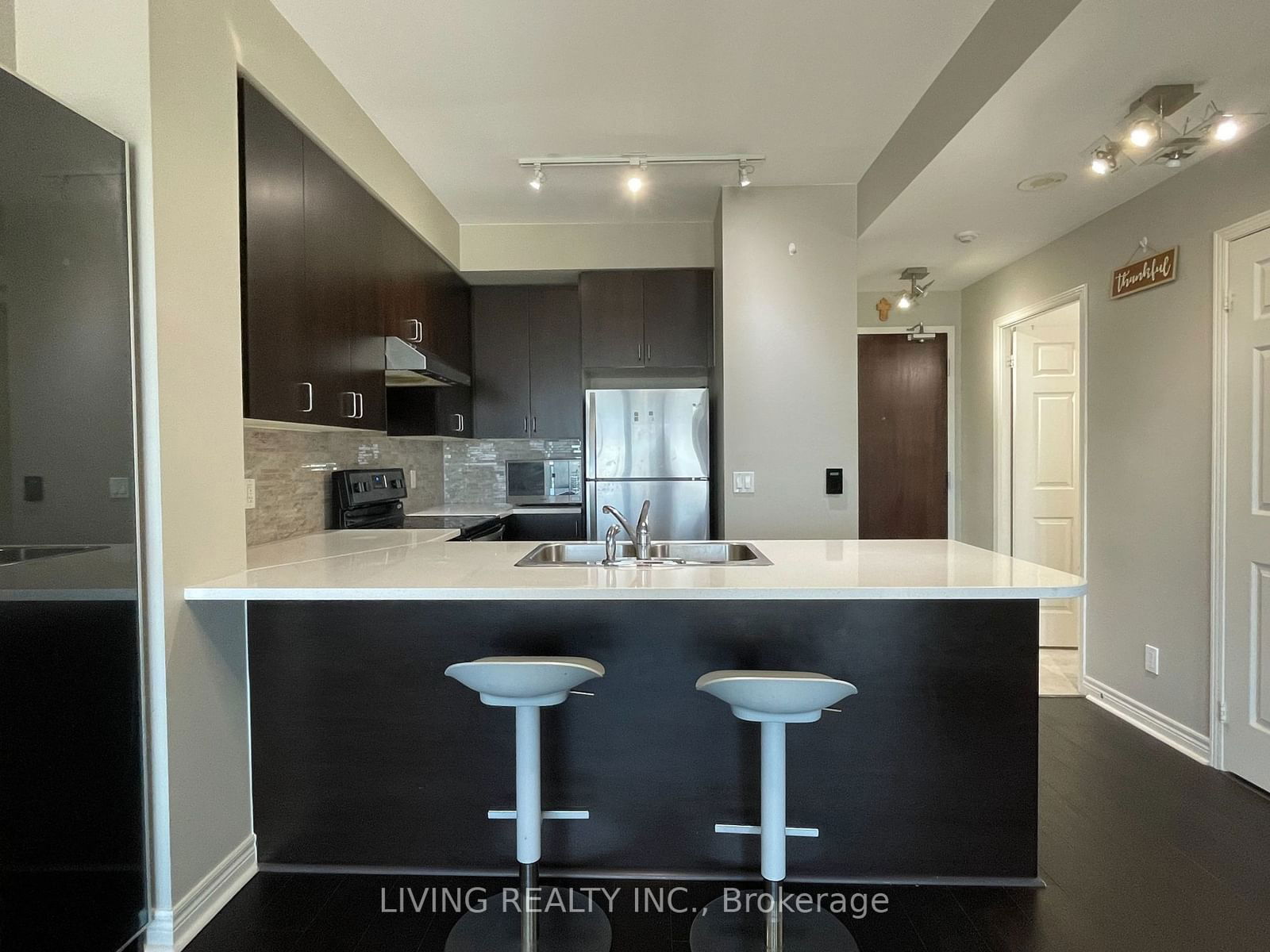 339 Rathburn Rd W, unit 1802 for rent - image #6