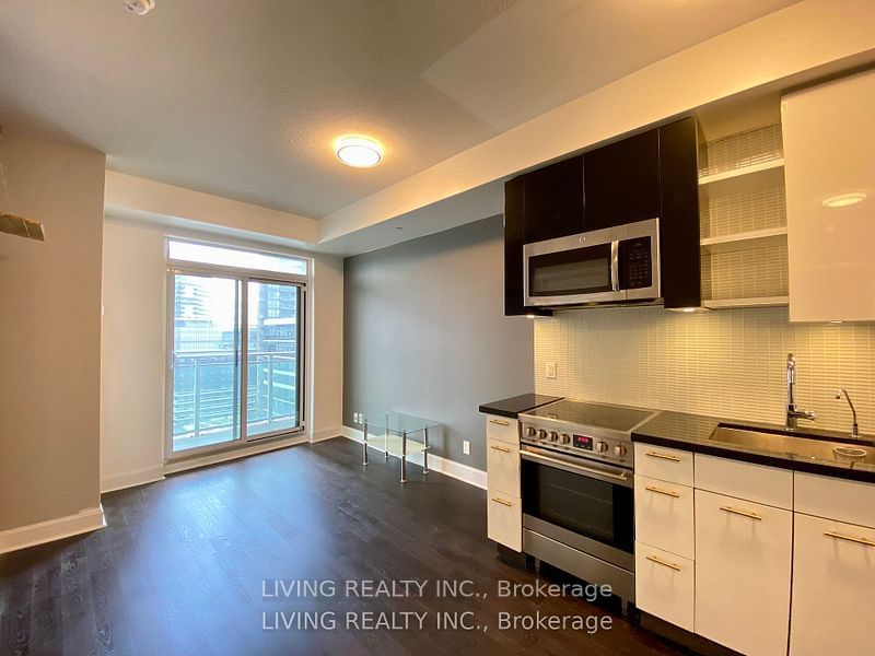 33 Shore Breeze Dr, unit 1607 for rent