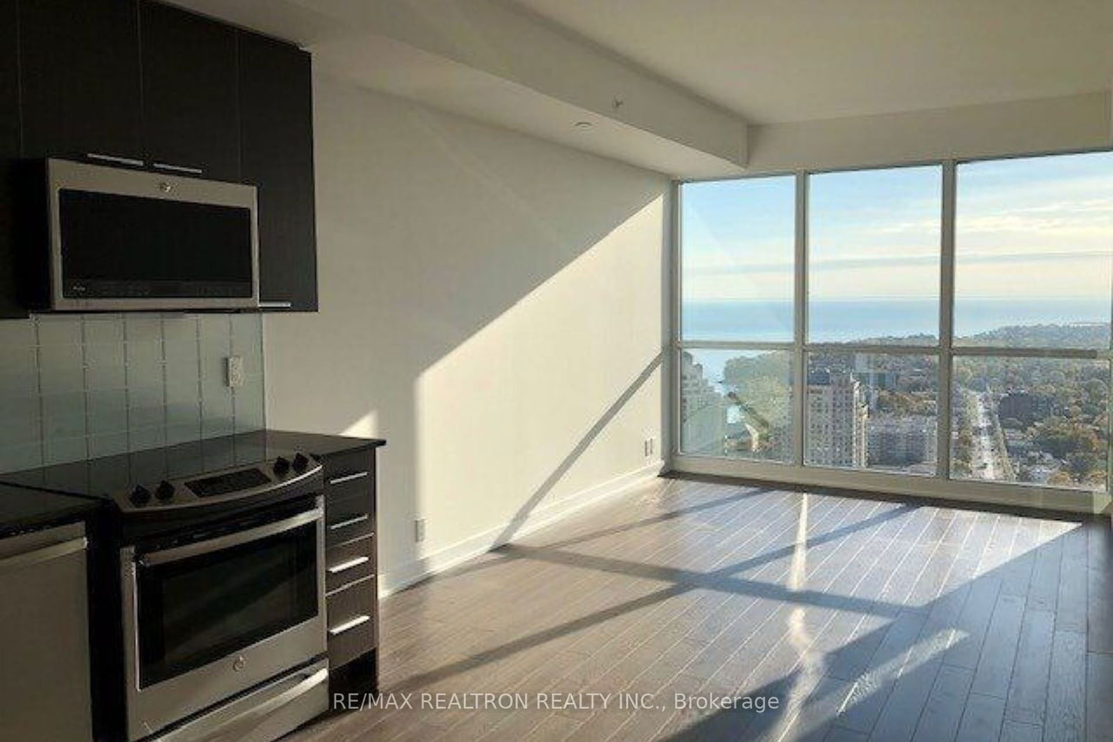 10 Park Lawn Rd, unit 4102 for sale - image #5