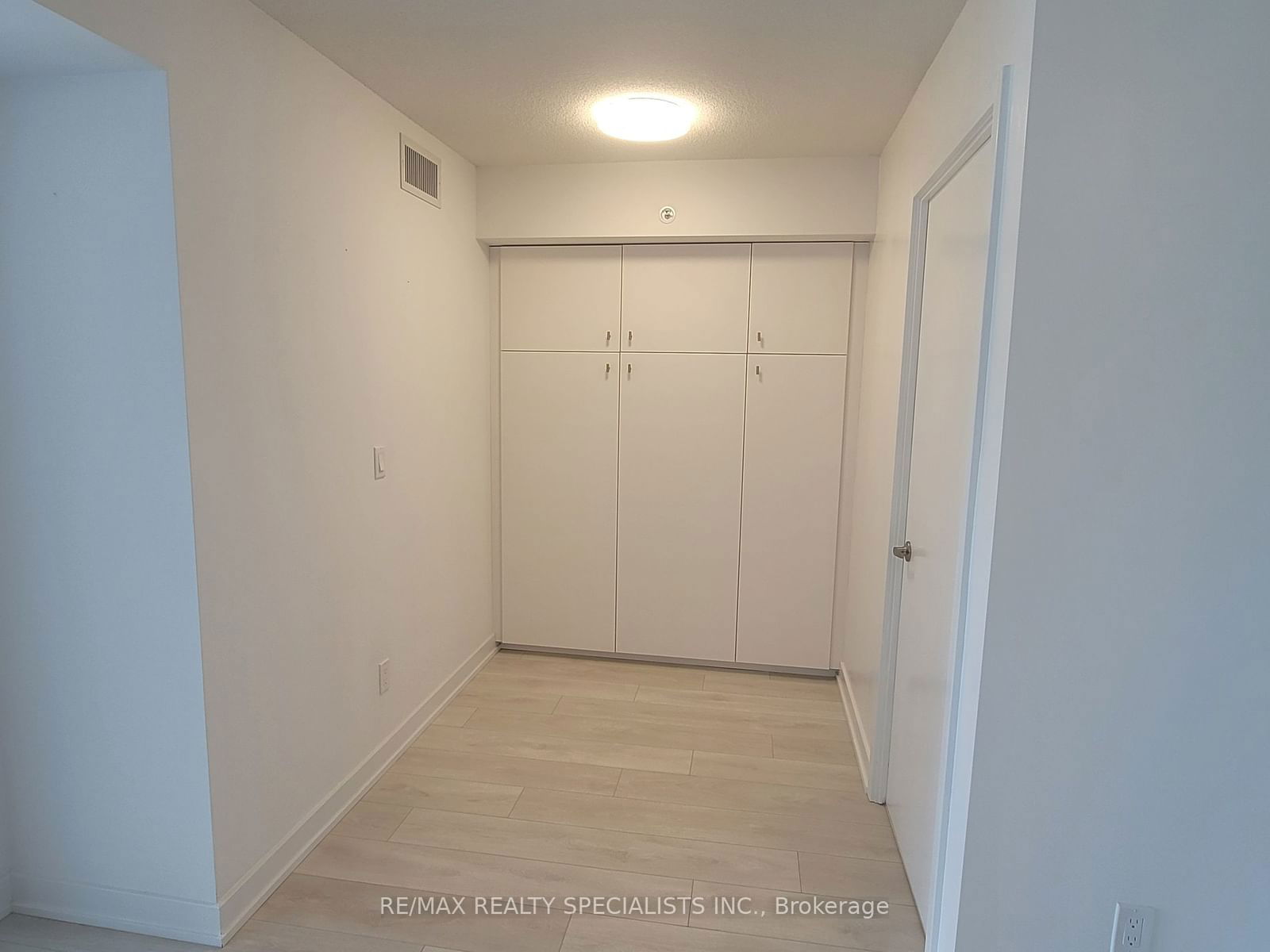 1117 Cooke Blvd, unit A402 for sale - image #8