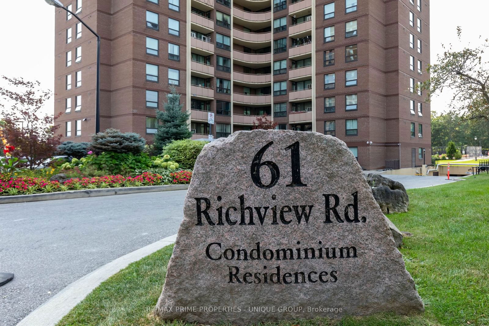 61 Richview Rd, unit 301 for sale