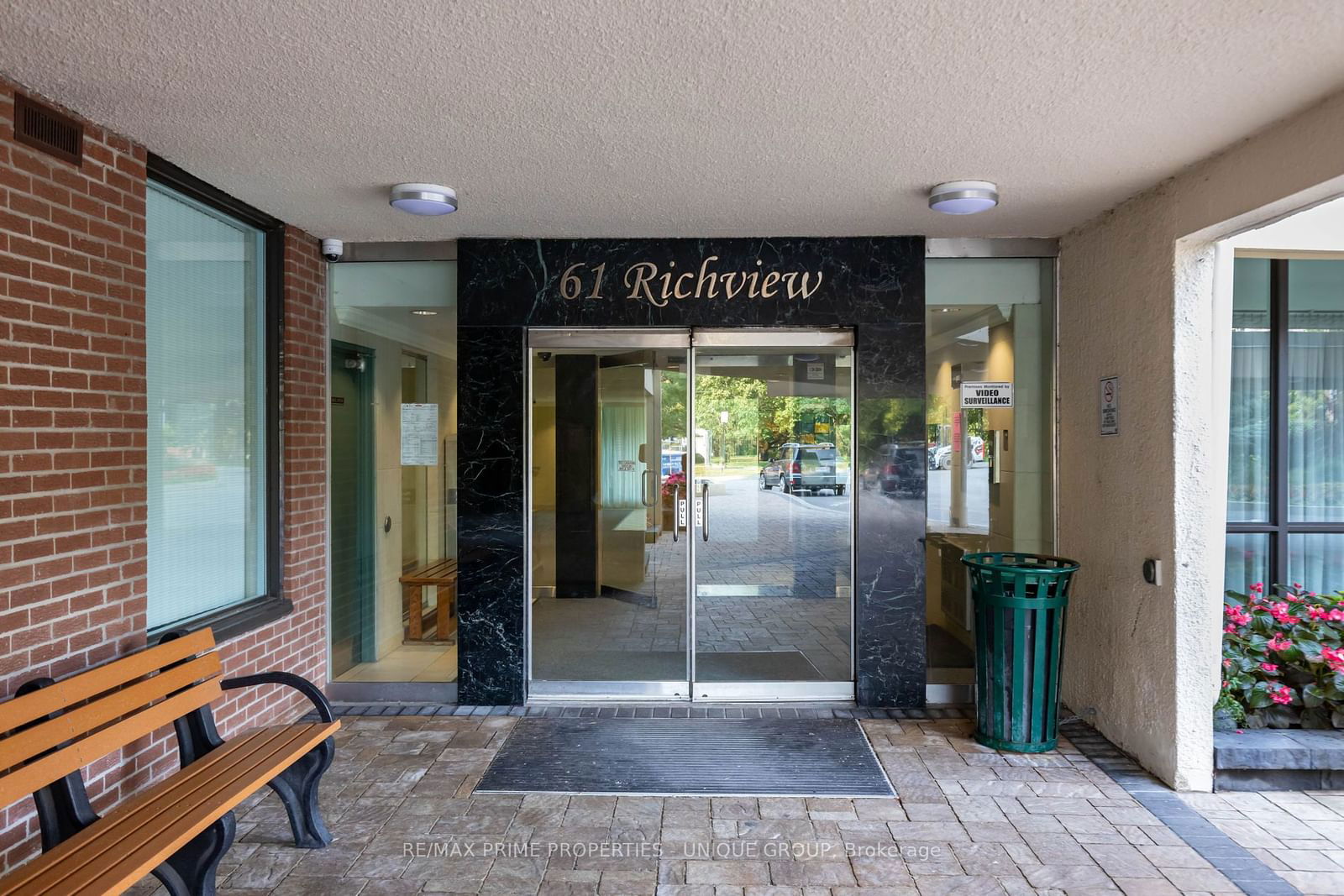 61 Richview Rd, unit 301 for sale