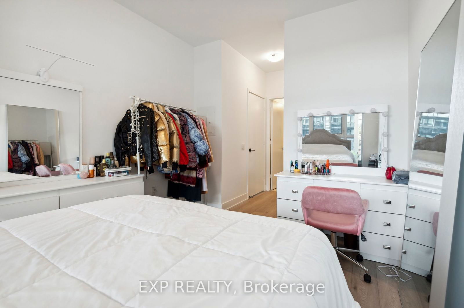 50 George Butchart Dr, unit 327 for sale - image #20