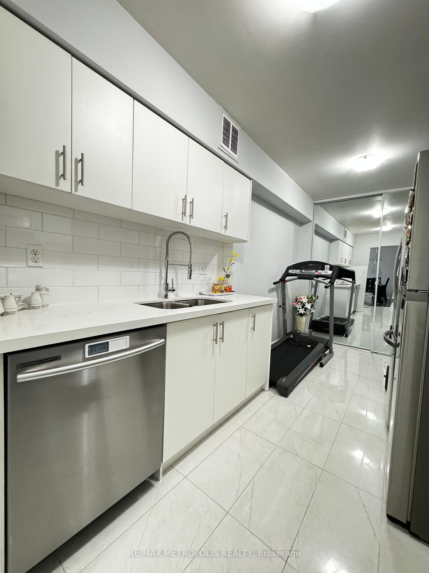 370 Dixon Rd, unit 2109 for sale - image #14