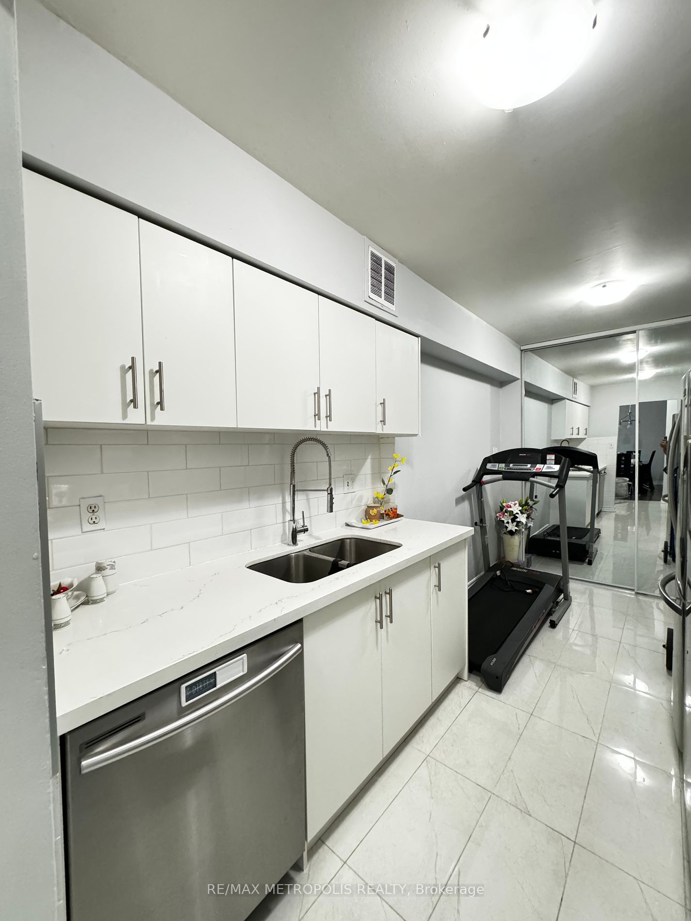 370 Dixon Rd, unit 2109 for sale - image #15